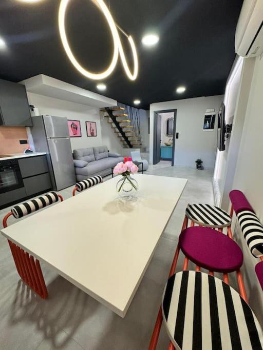 Pop Art Maisonette Ioannina Buitenkant foto